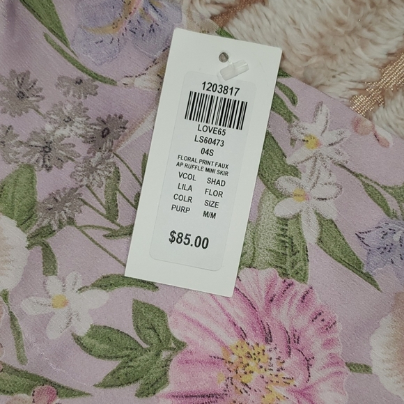 Floral ruffle mini skirt 🌸💜 - Picture 6 of 9
